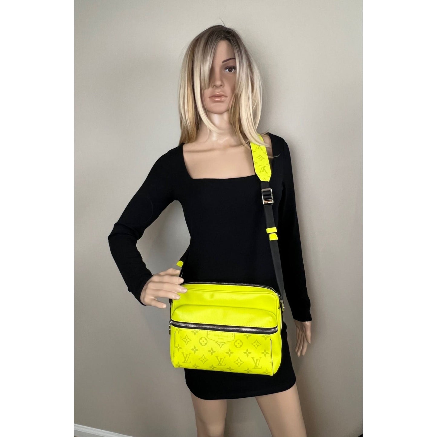 LOUIS VUITTON Taigarama Outdoor Messenger Yellow Bag