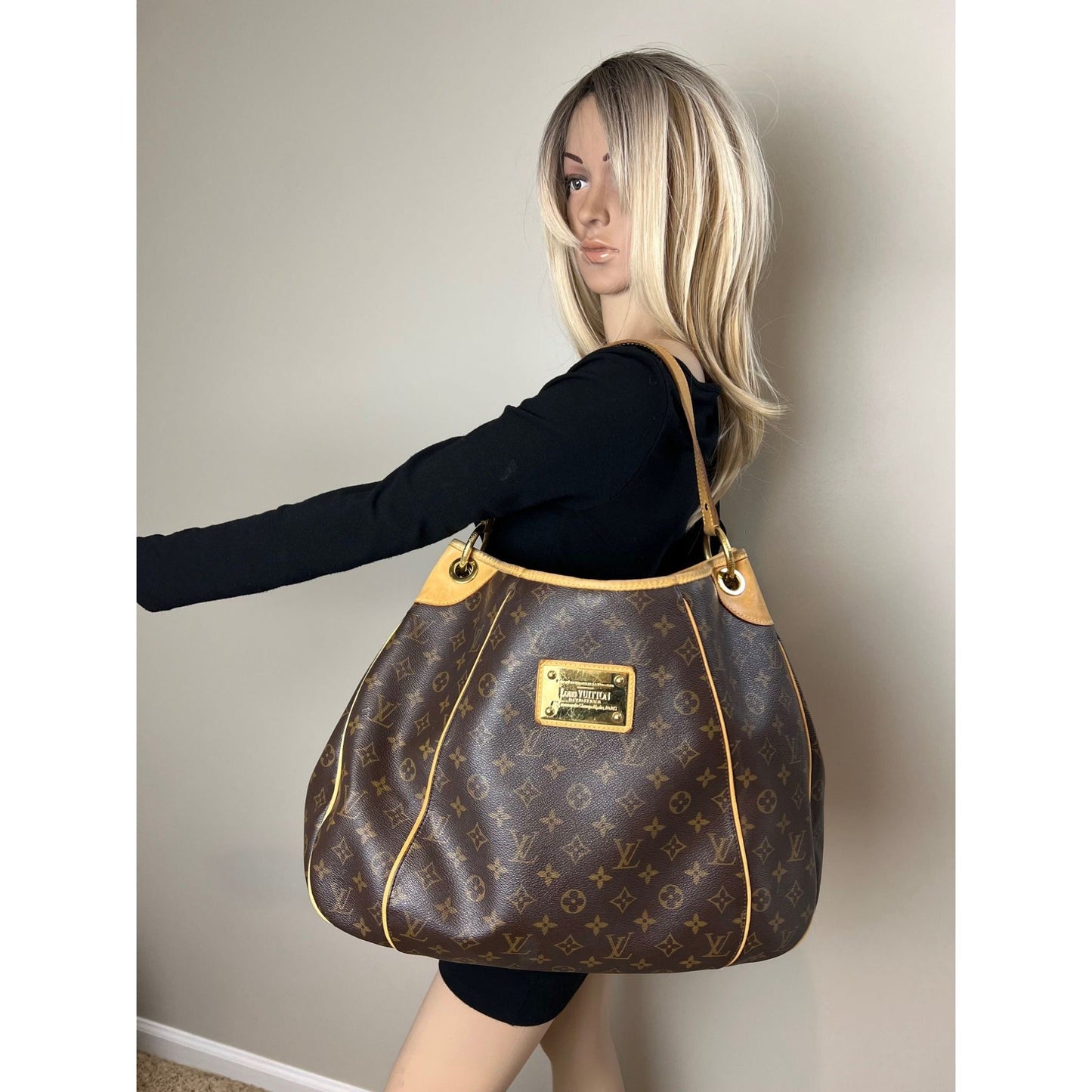 LOUIS VUITTON Galliera GM Monogram Shoulder Bag