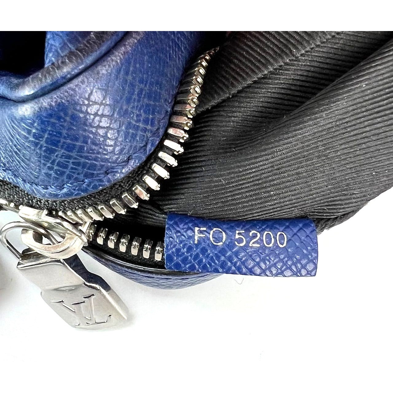 LOUIS VUITTON Taigarama Outdoor Blue Messenger Bag