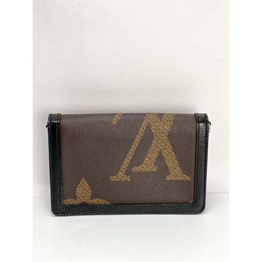 LOUIS VUITTON Reverse Giant Monogram Dauphine Belt Bumbag Clutch