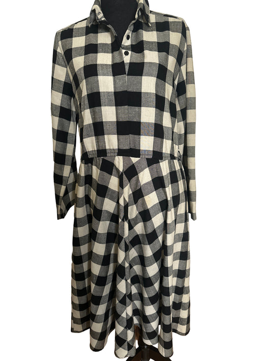 Lisa II Black Off White Checker Board Print Dress Size 14 (Fits Medium)
