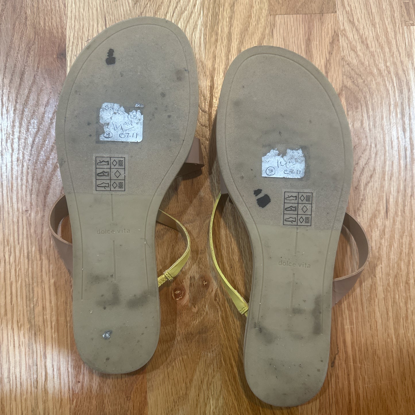 Dolce Vita Sandals Size 8.5