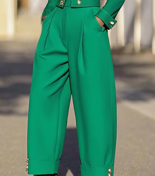Style We Green Cropped Pants Size Medium